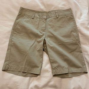 Garnet Hill Khaki Bermuda shorts size 6